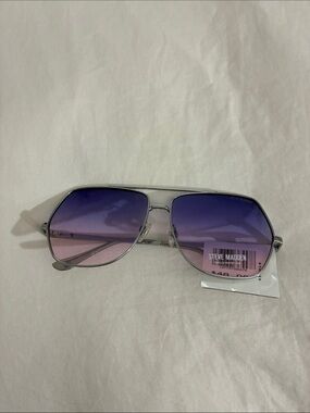 Steve Madden Silver Aviator Sunglasses with Purple-Pink Gradient Lenses